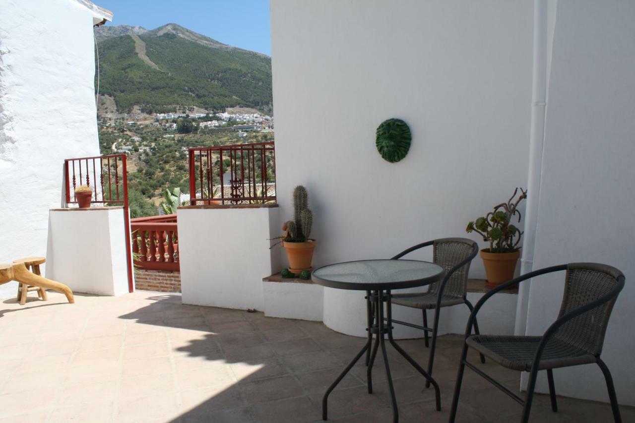 Boutique Bed&Breakfast Casa Utopia Alcaucín Extérieur photo