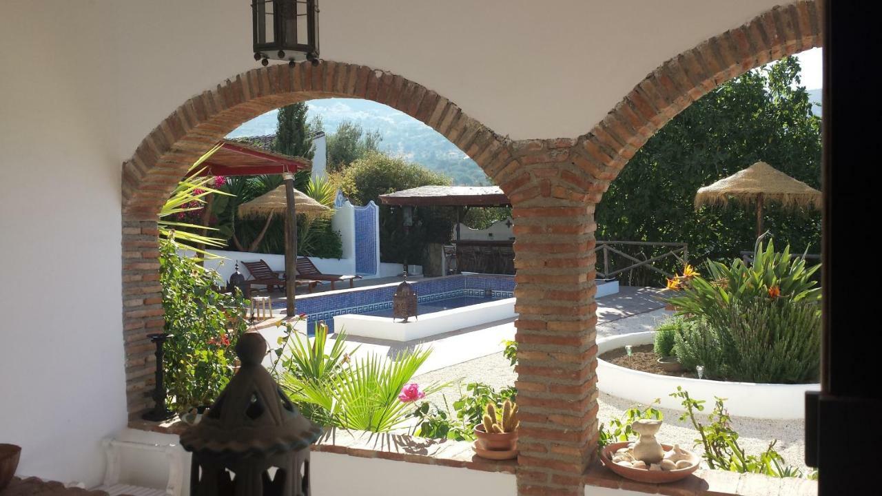 Boutique Bed&Breakfast Casa Utopia Alcaucín Extérieur photo