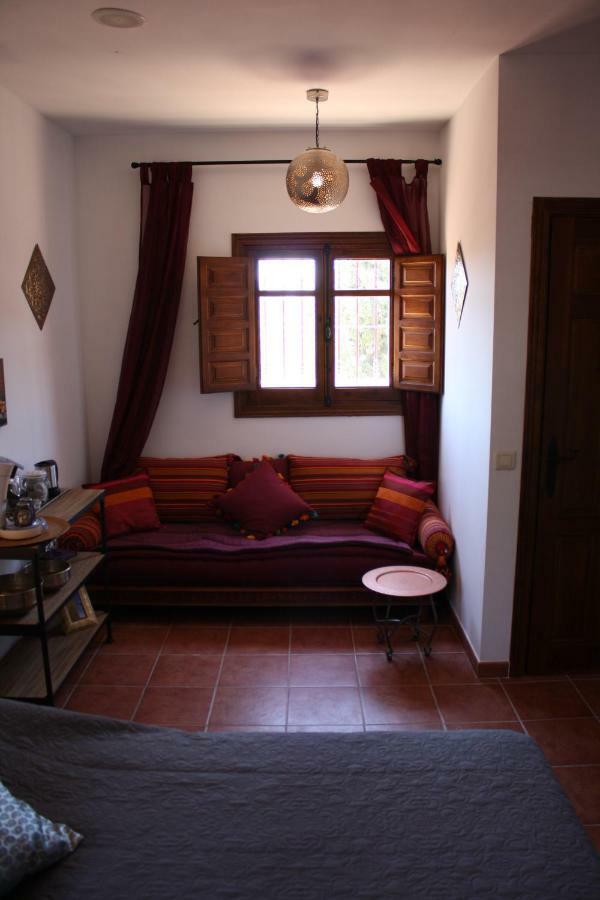Boutique Bed&Breakfast Casa Utopia Alcaucín Extérieur photo